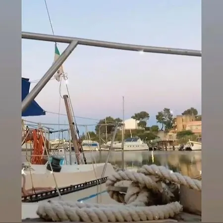 Lupa - La Flotta Di Willy Gio Hotel en barco Alguer