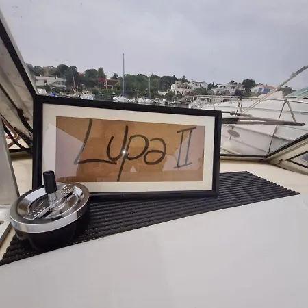 Hotel en barco Lupa - La Flotta Di Willy Gio *