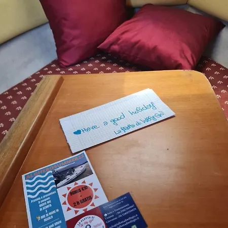 Lupa - La Flotta Di Willy Gio Hotel en barco *